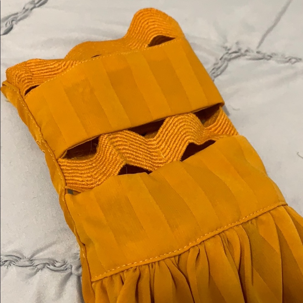 Top - Picture 3 of 4